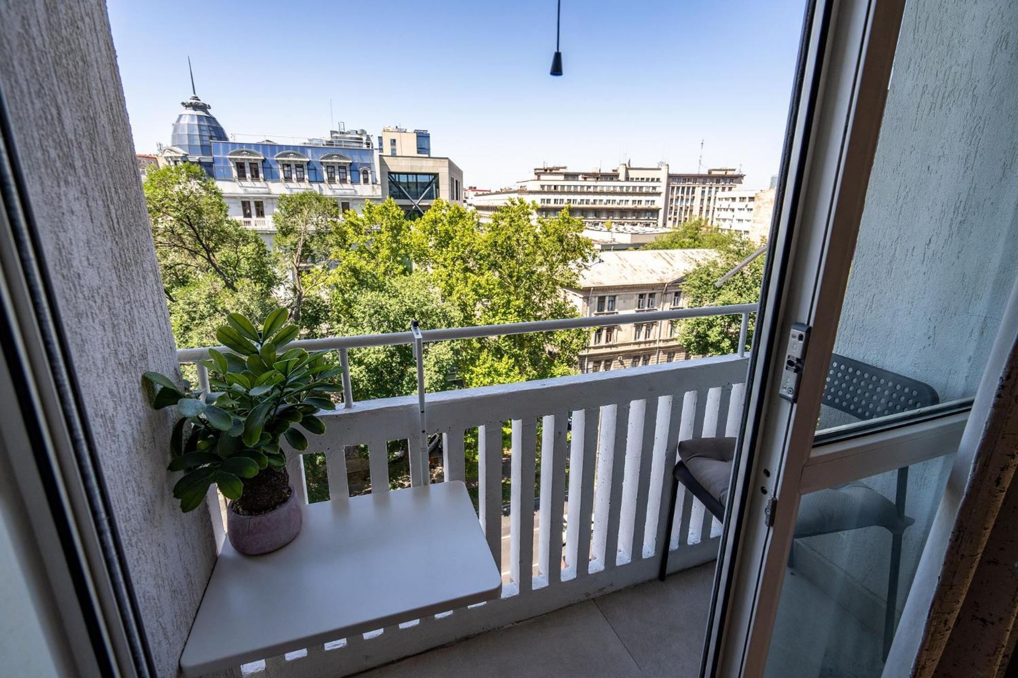 Romana Vibe Elegance In The Heart Of The City Bucharest Exterior photo