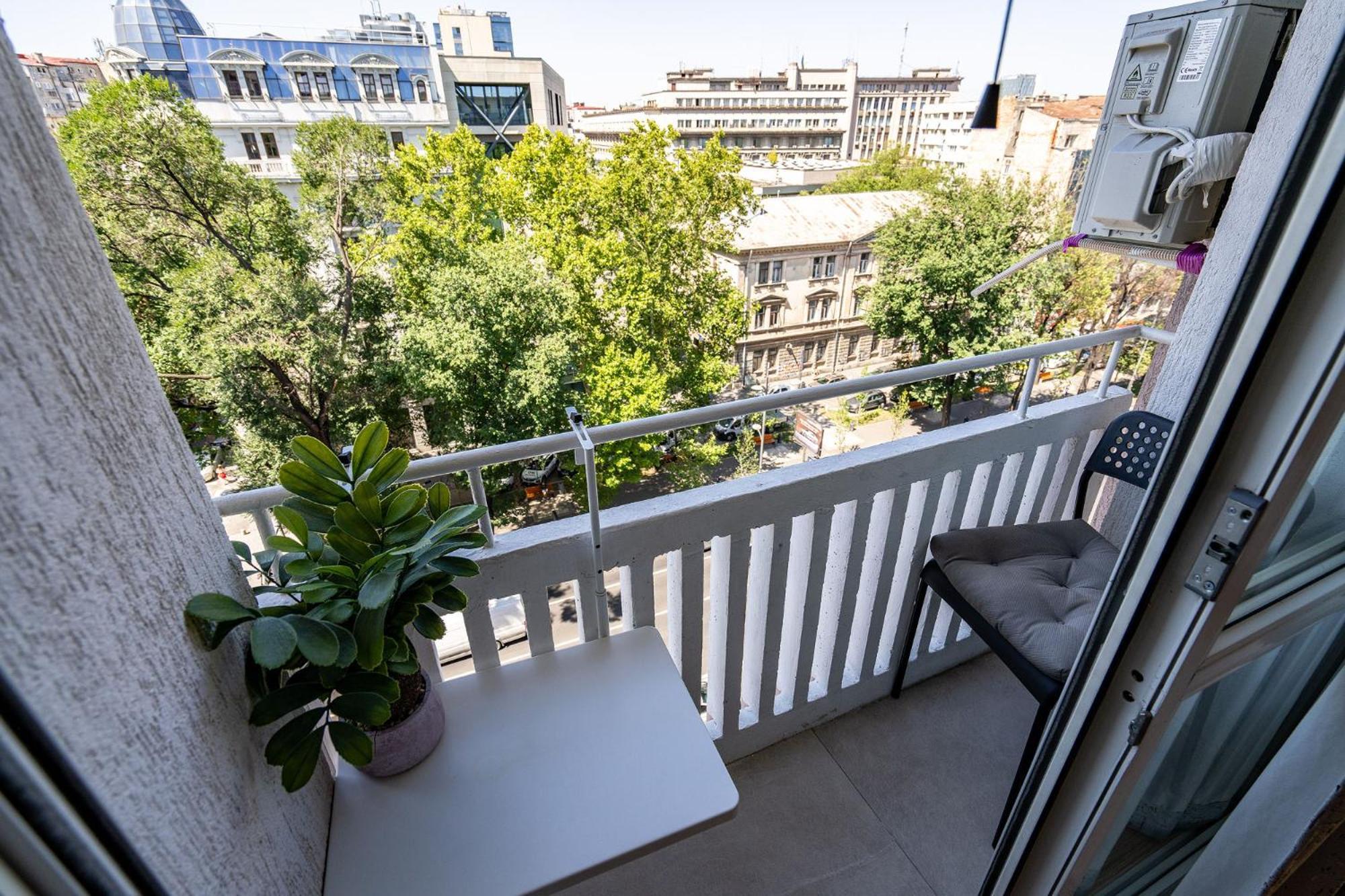 Romana Vibe Elegance In The Heart Of The City Bucharest Exterior photo